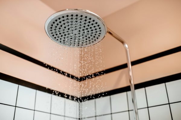 Shower with falling drops